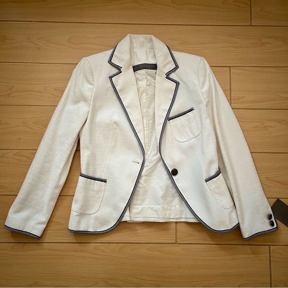 NWT Zara Blazer. Size Small.